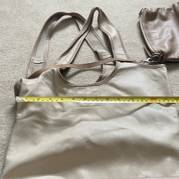 Laura di Maggio Handbags - Laura di Maggie tan bag